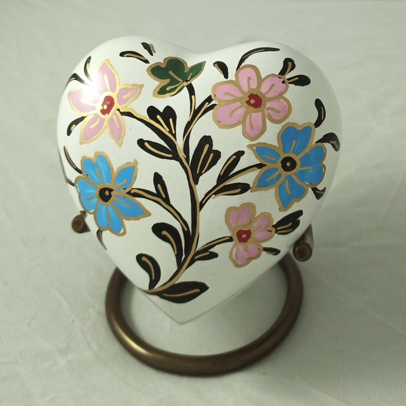 Floral Heart Urn - Image 2