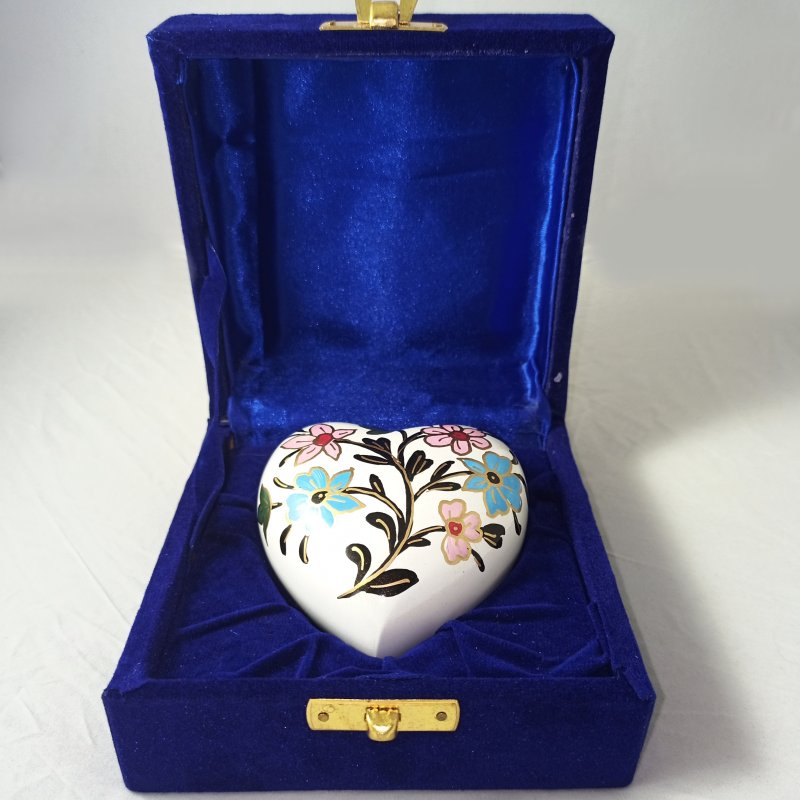 Floral Heart Urn - Image 3