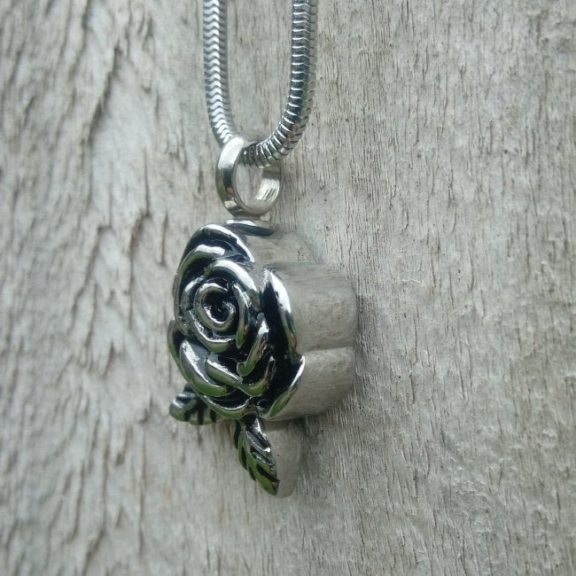 Remembrance Rose - Image 3