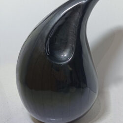 Pearl Black Tear Drop Urn
