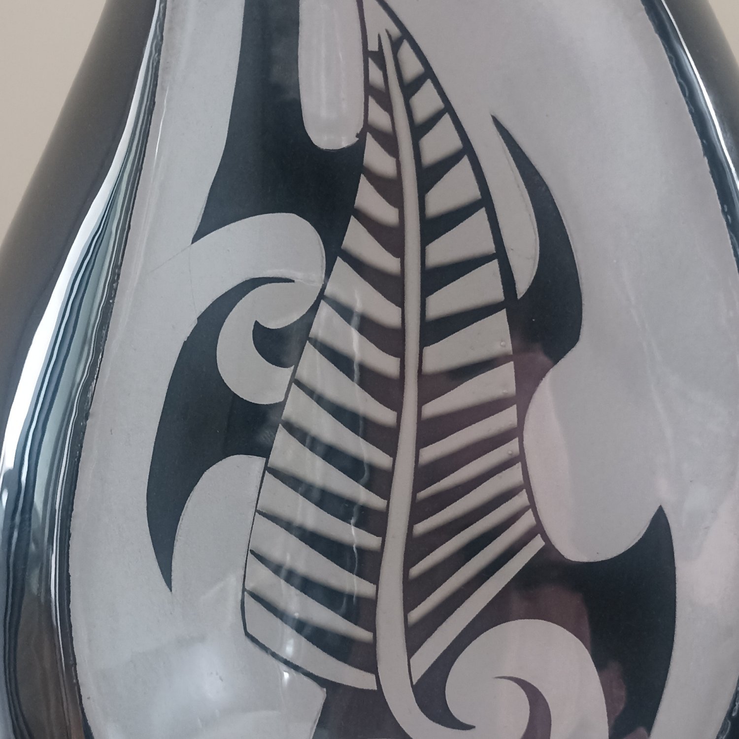 Silver Fern Urn - Image 4