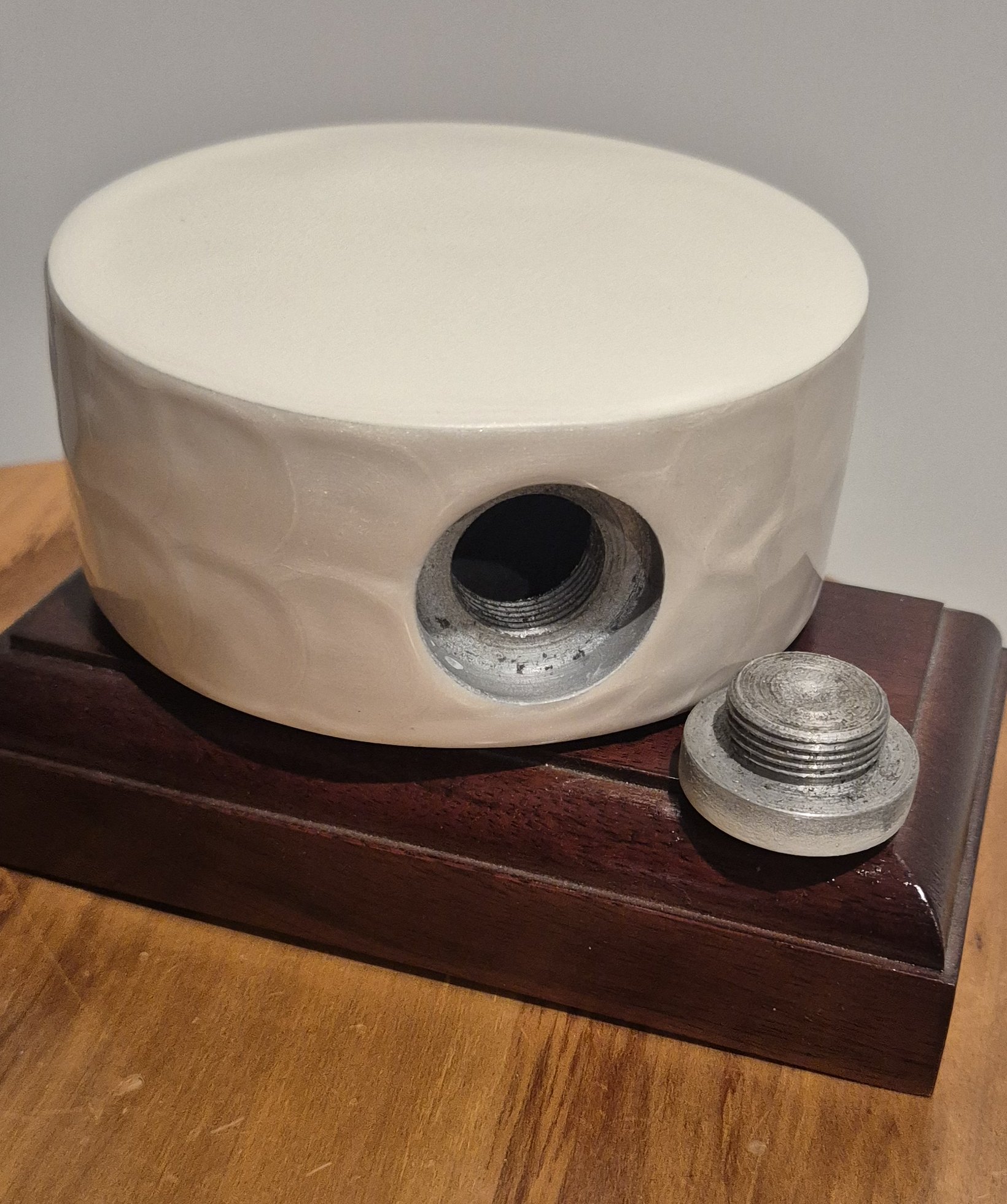 Serenity Round Aluminium Urn – Cream - Image 5